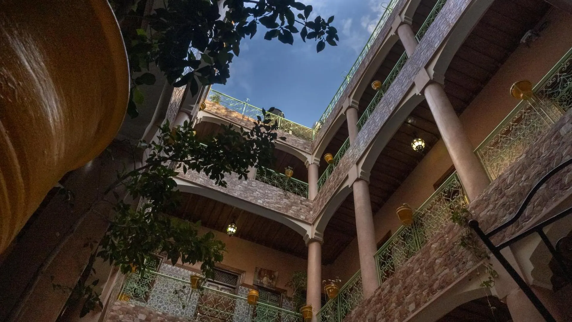 Hotel Imouzzer Марракеш